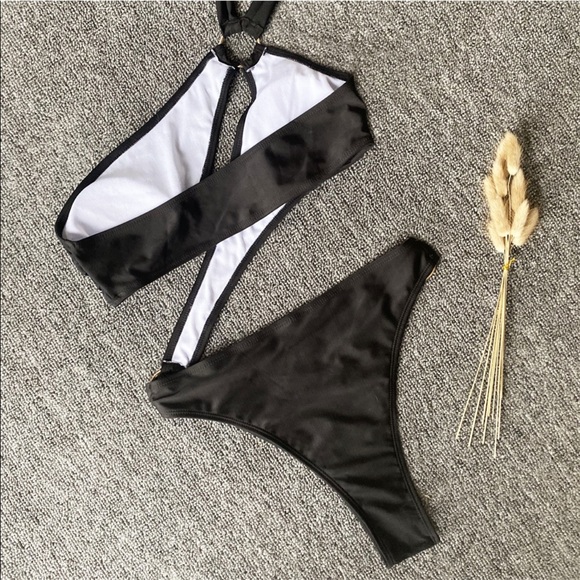 Black cut up monokini - Picture 3 of 4